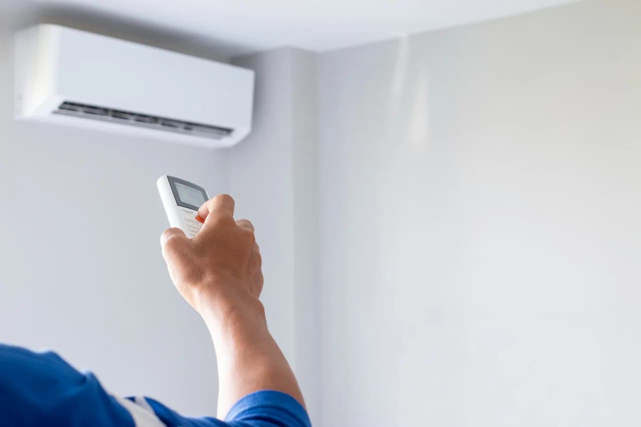 Climatisation qui sent mauvais : stopper les odeurs